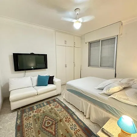 Guarujá praia das Pitangueiras a mais linda, apartamento cinematográfico a 50 metros do mar-3
