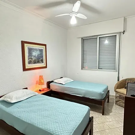 Guarujá praia das Pitangueiras a mais linda, apartamento cinematográfico a 50 metros do mar-2